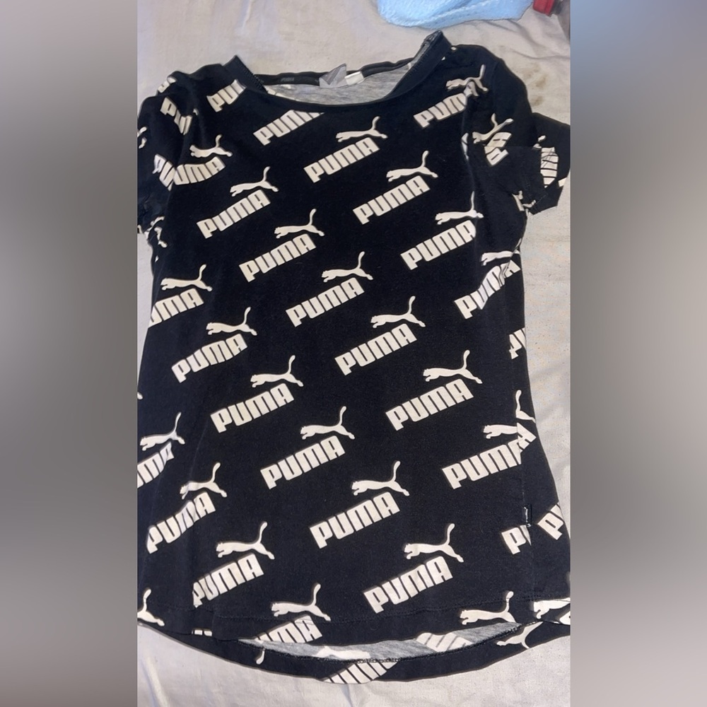 Black and white puma t shirt size S